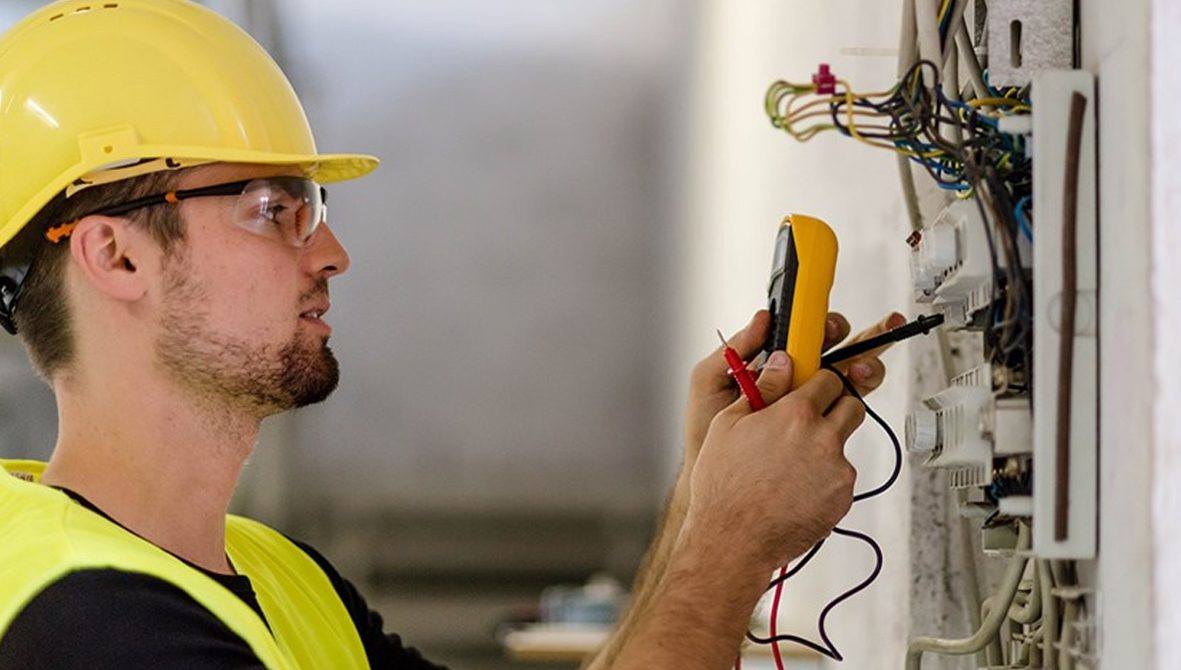 The Importance of Hiring an Emergency Electrician